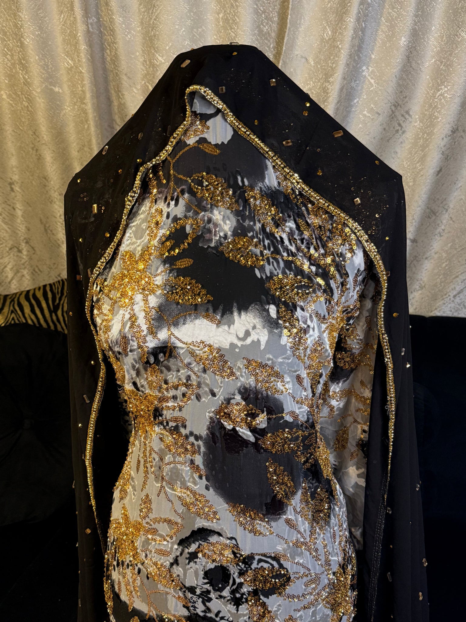 Black & Gold Dahab Dirac